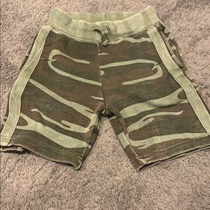 Boys size S Vintage Havana camo shorts